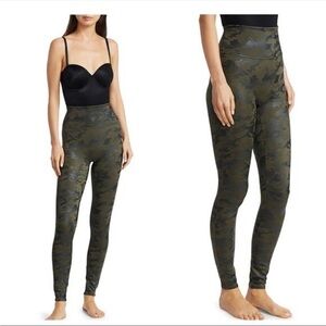 Spanx Matte Camo Print High Waisted Leggings Size Medium